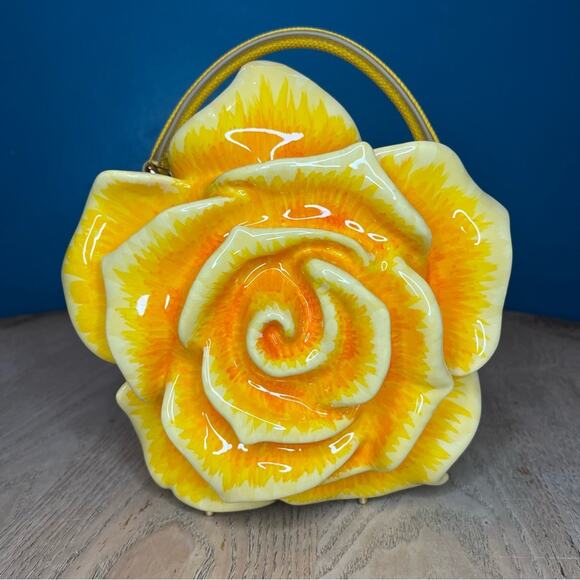 Dolce & Gabbana Yellow Rose Dolce Box Bag in Painted Resin Crossbody damaged - Picture 1 of 12